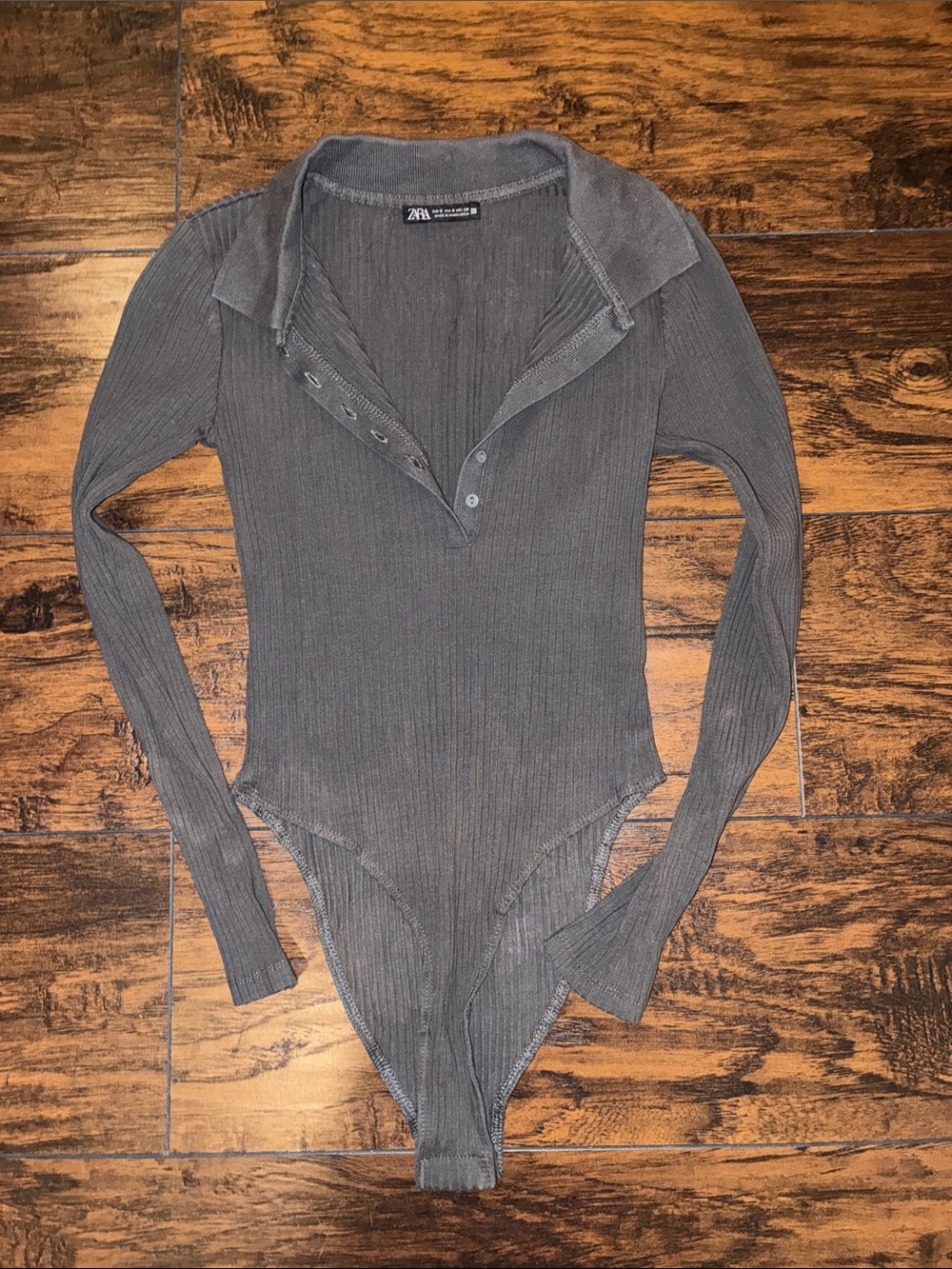 Zara Gray Ribbed V-Neck Long-Sleeve Bodysuit
